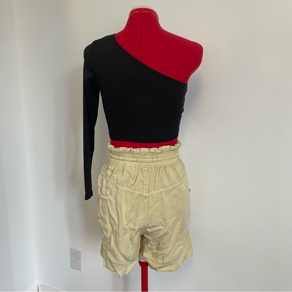 H&M high waisted shorts - Picture 3 of 5